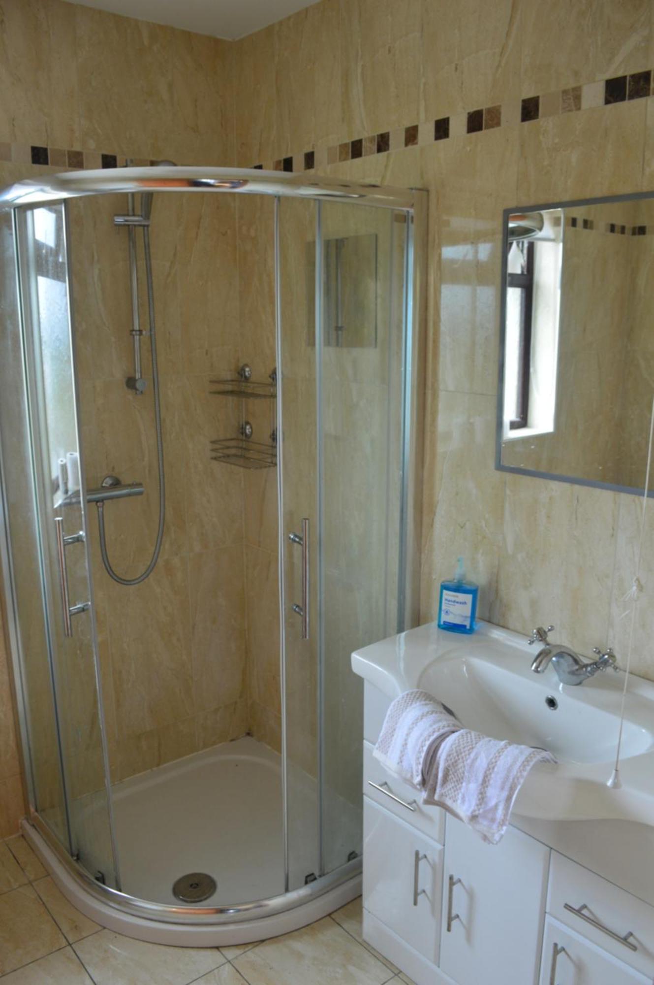Carrick Cove Self Contained Accomodation With Private Decking 애날롱 외부 사진